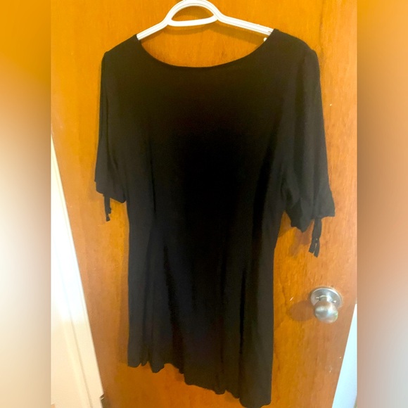 Black mini dress 🖤 - Picture 3 of 4